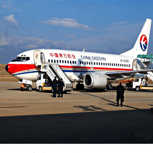 西双版纳嘎洒机场空运航空快运业稳步发展的原因是什么？